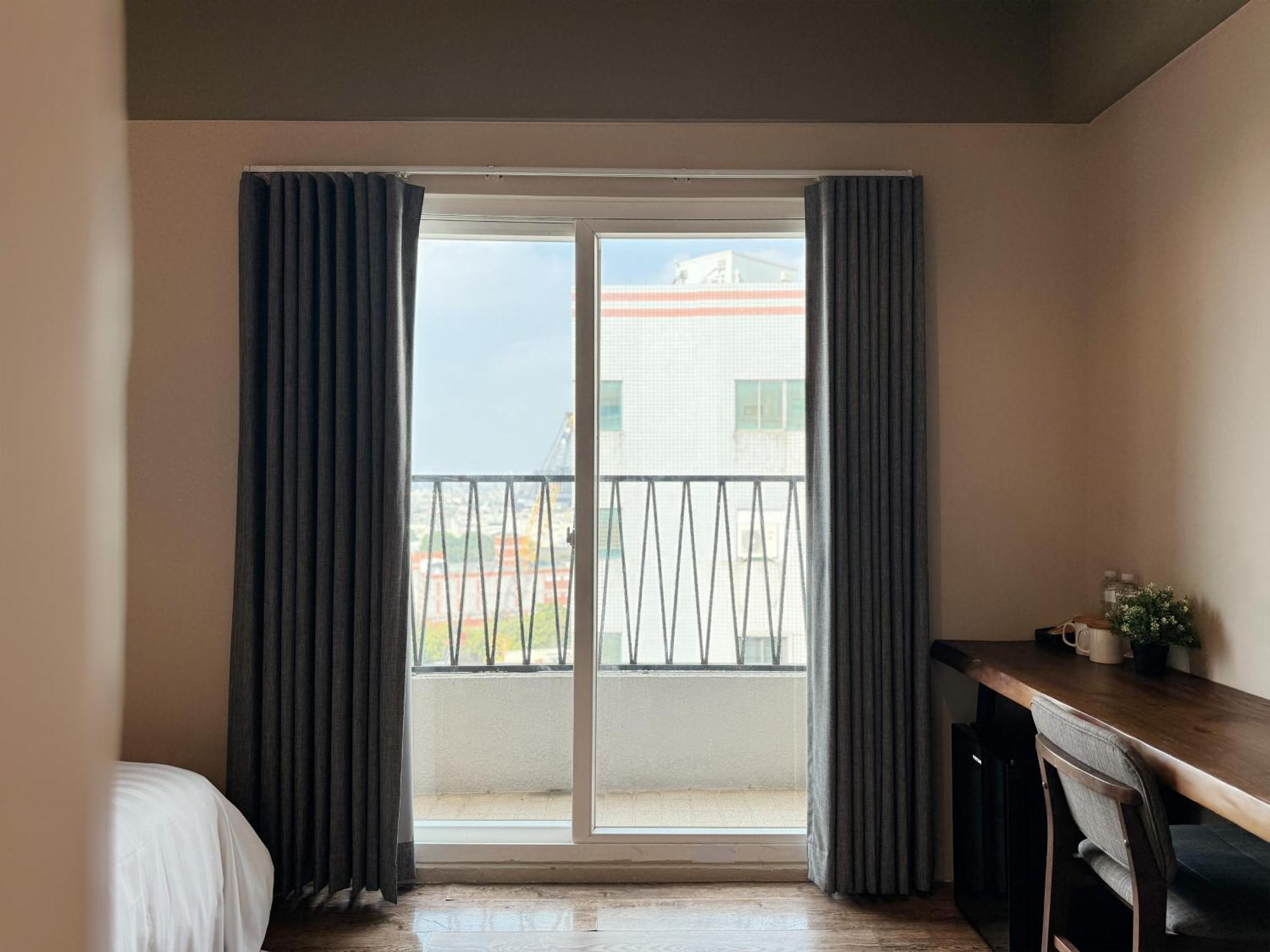 Roaders Hotel Tainan Chengda מראה חיצוני תמונה