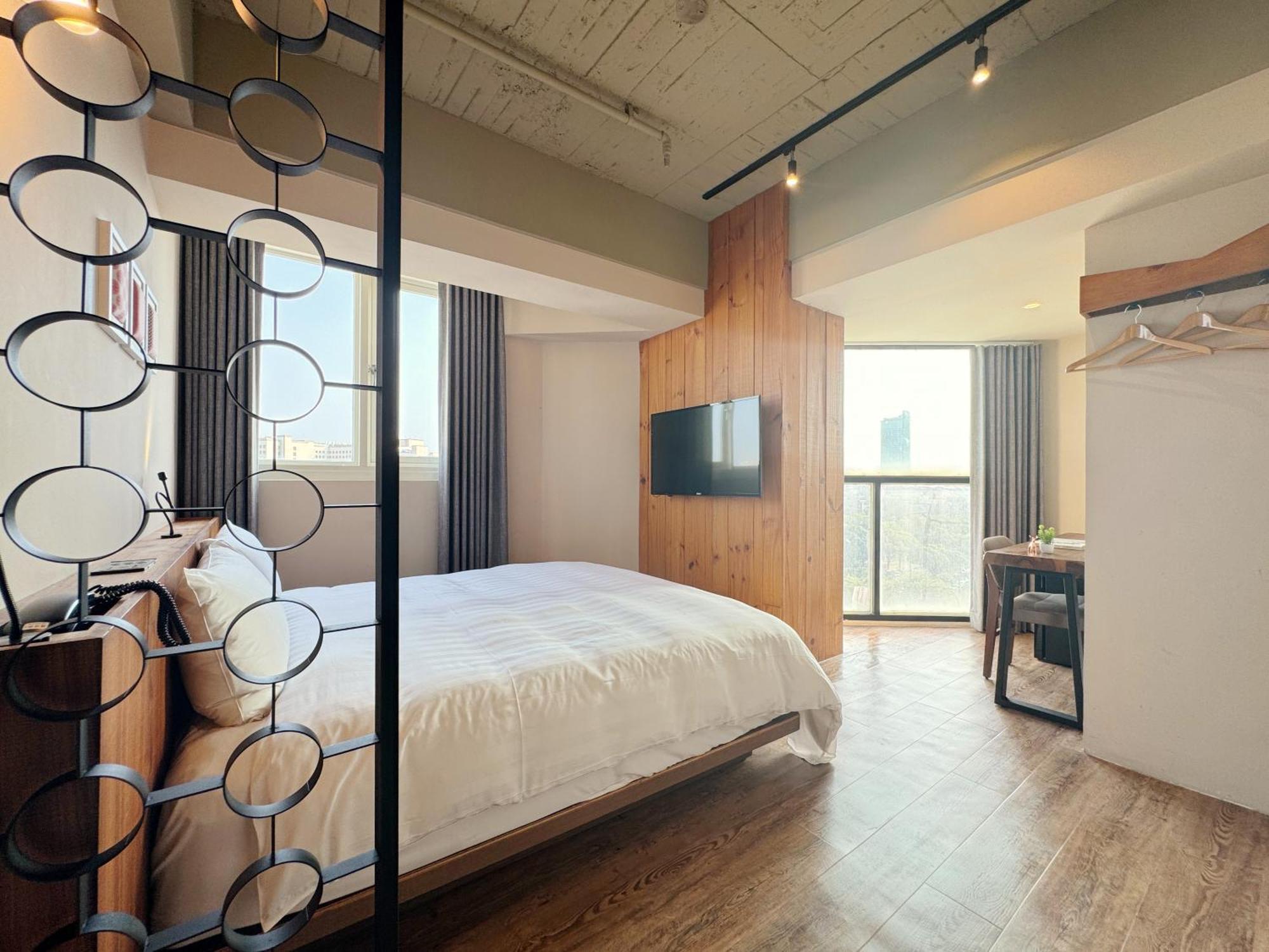Roaders Hotel Tainan Chengda מראה חיצוני תמונה