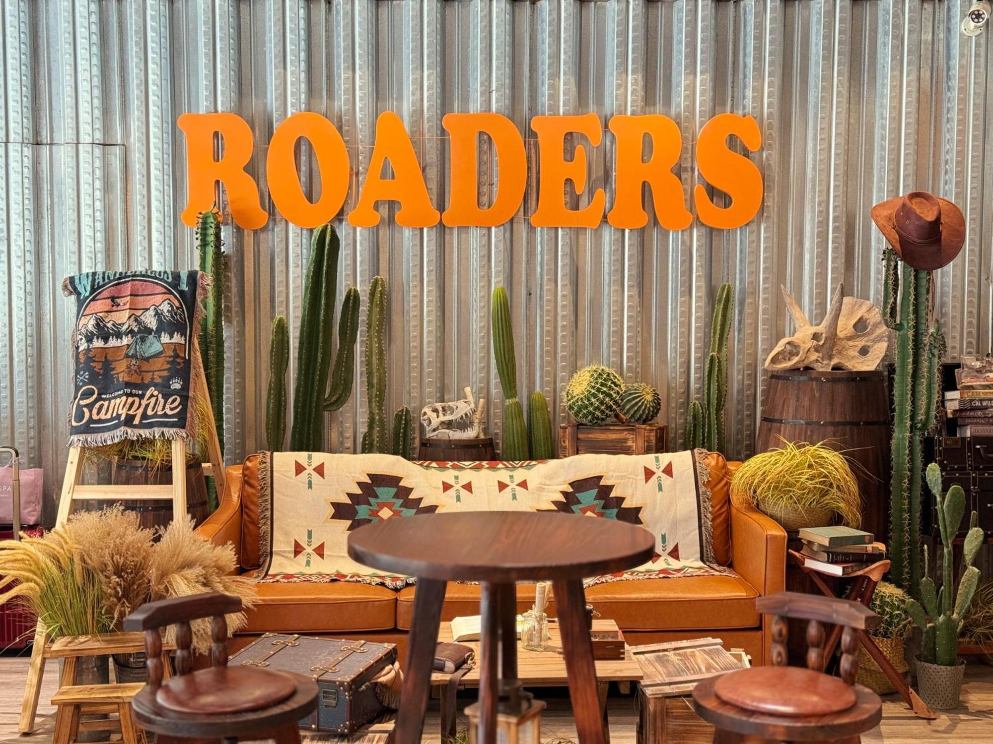 Roaders Hotel Tainan Chengda מראה חיצוני תמונה