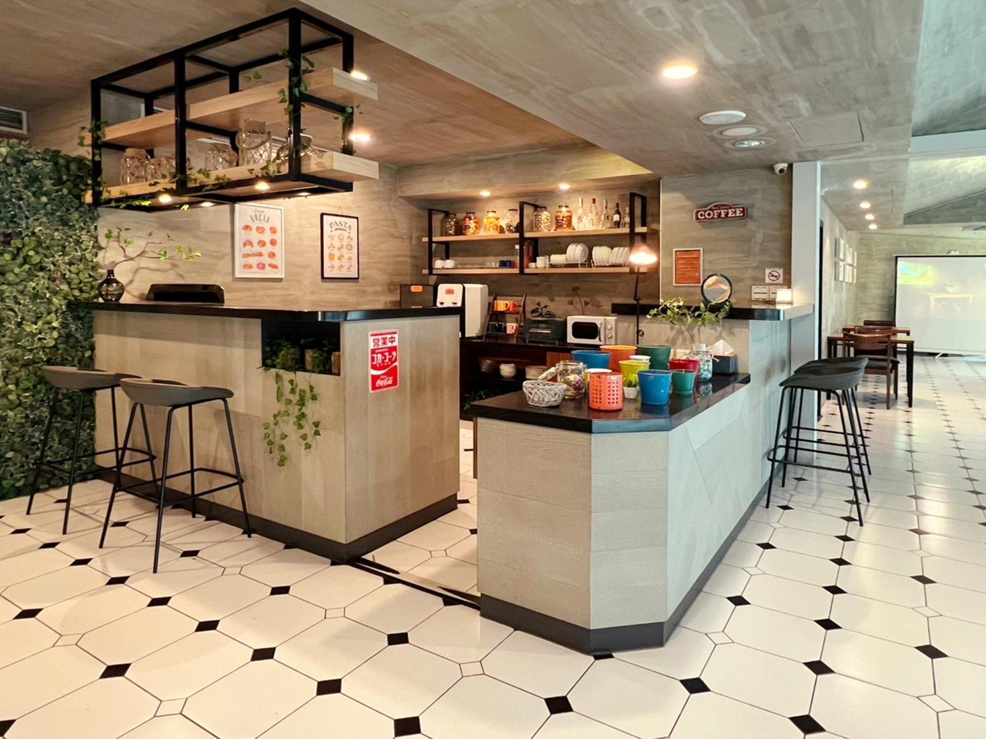Roaders Hotel Tainan Chengda מראה חיצוני תמונה
