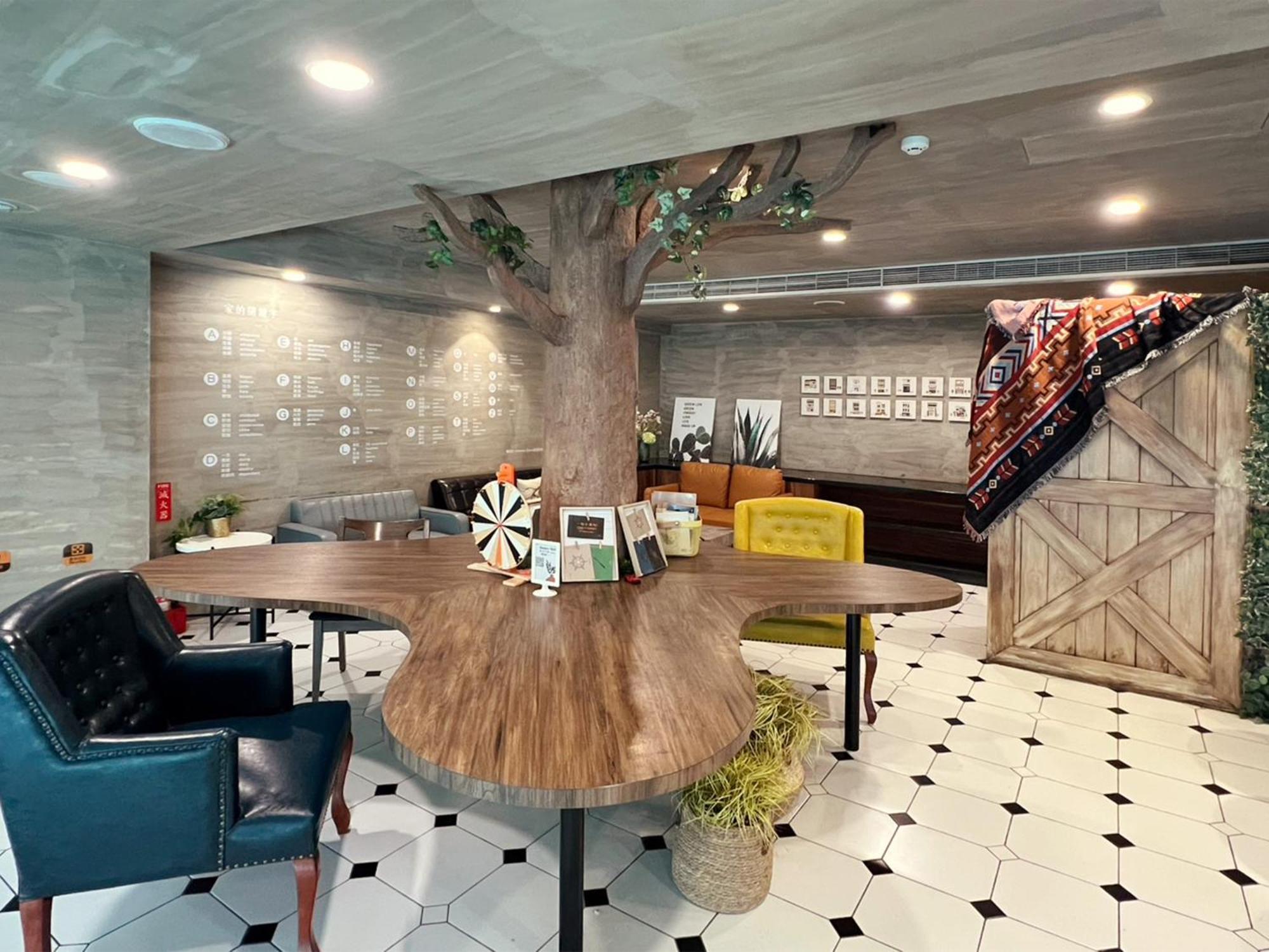 Roaders Hotel Tainan Chengda מראה חיצוני תמונה